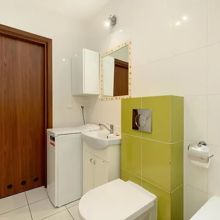 Dunikowskiego Snug By Bookinghost *