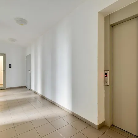 Dunikowskiego Snug By Bookinghost