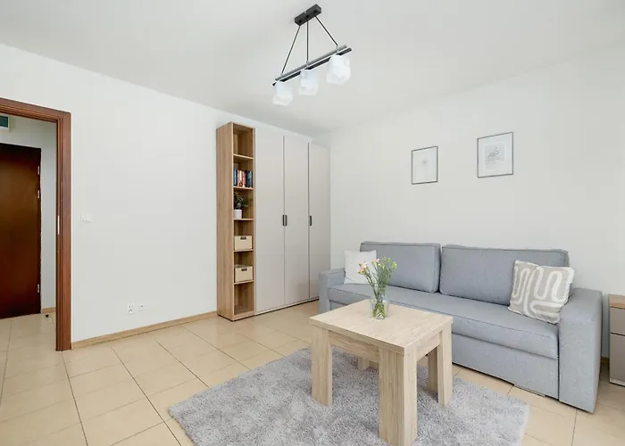 Dunikowskiego Snug By Bookinghost