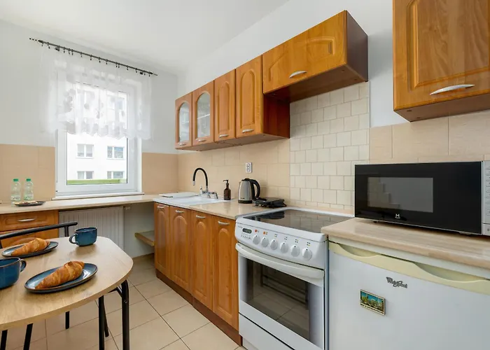 Dunikowskiego Snug By Bookinghost