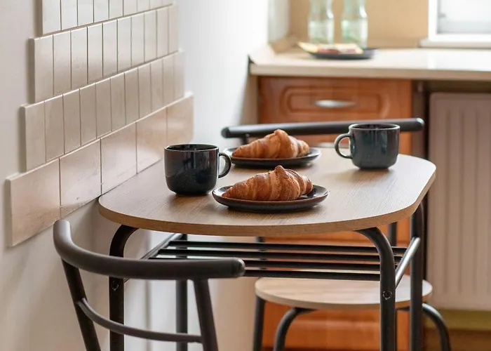 Dunikowskiego Snug By Bookinghost * Στσέτσιν